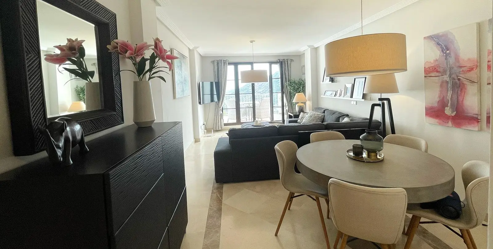 Venta de apartamento en planta media en Los Arqueros 13