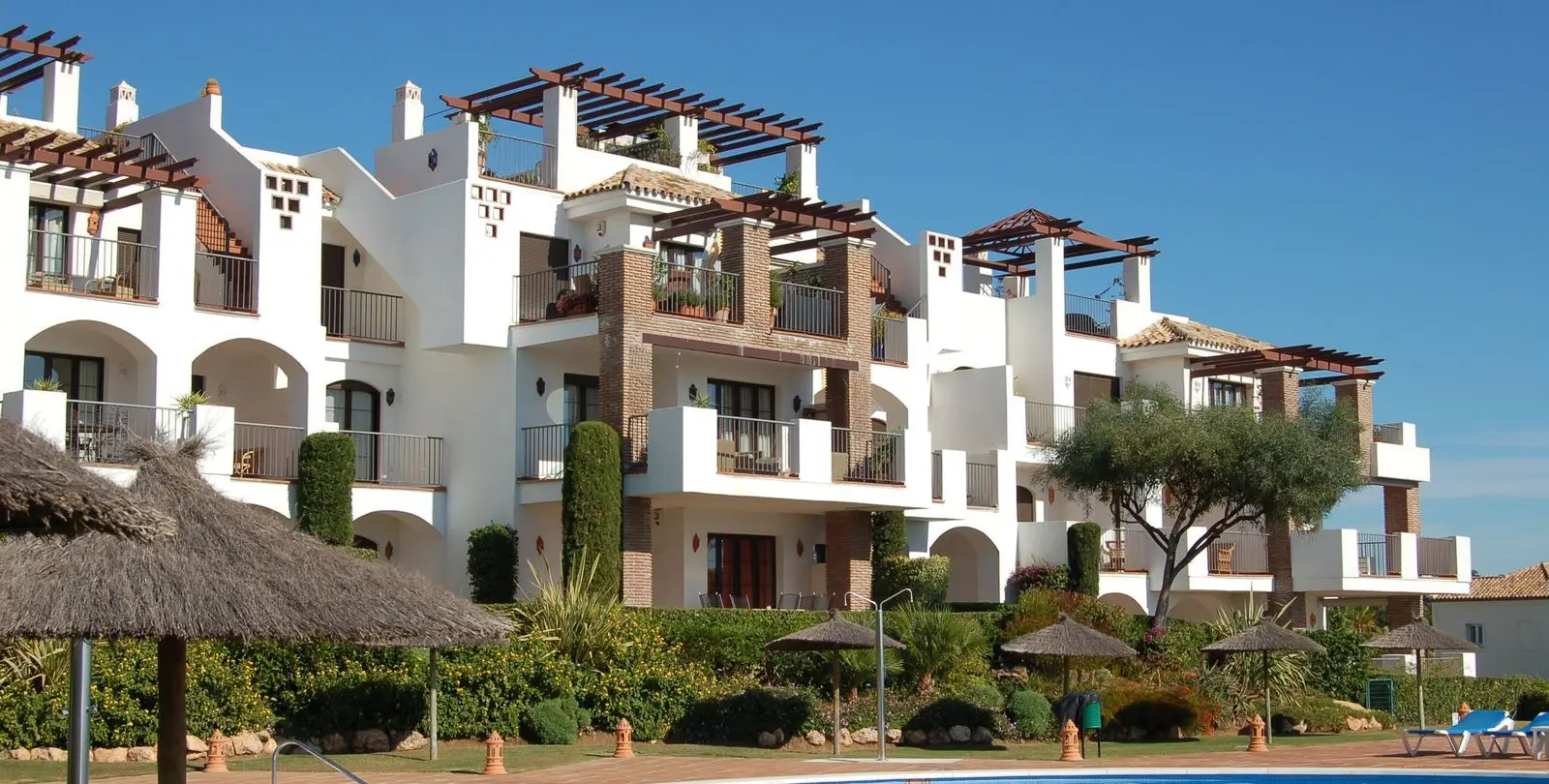 Venta de apartamento en planta media en Los Arqueros 20