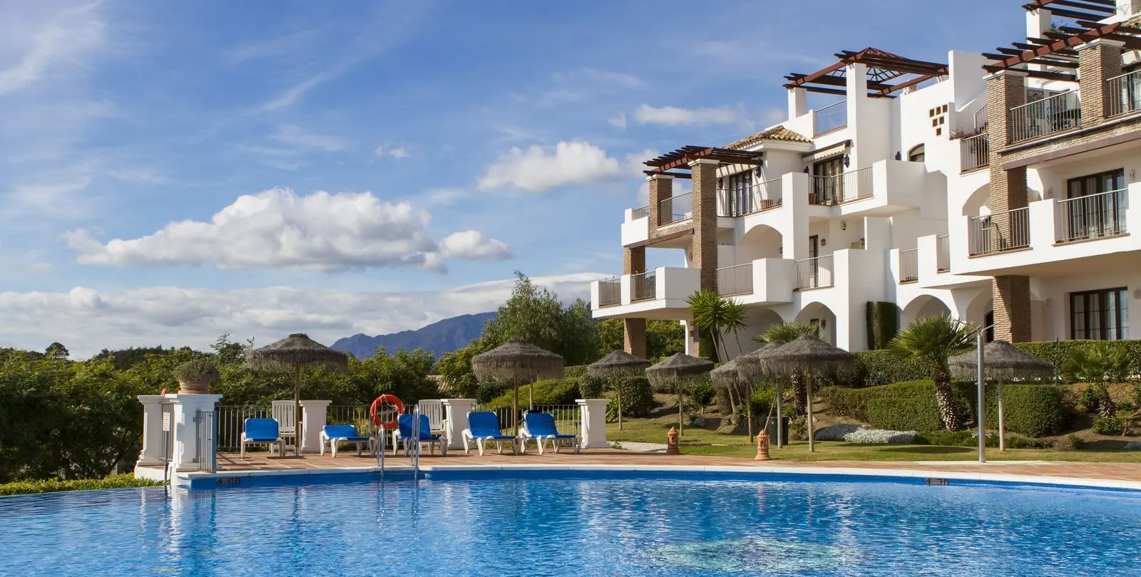 Venta de apartamento en planta media en Los Arqueros 21