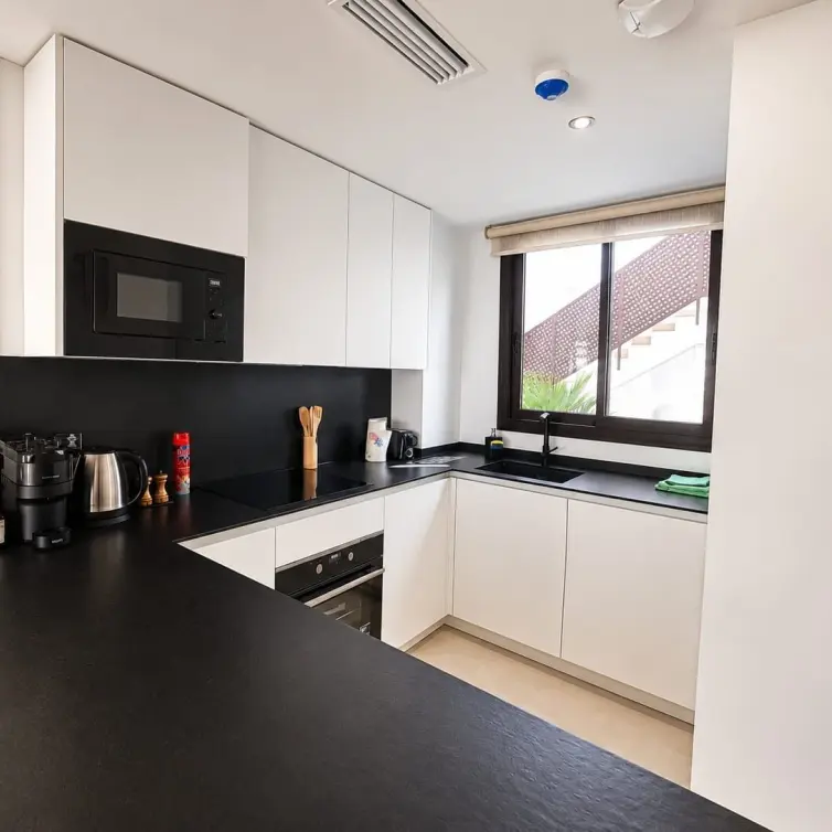 Sale of middle floor apartment in Higueron