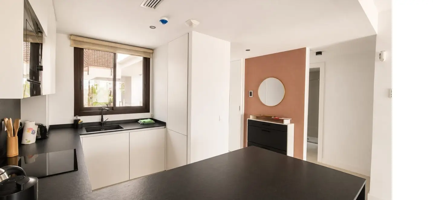 Sale of middle floor apartment in Higueron 4