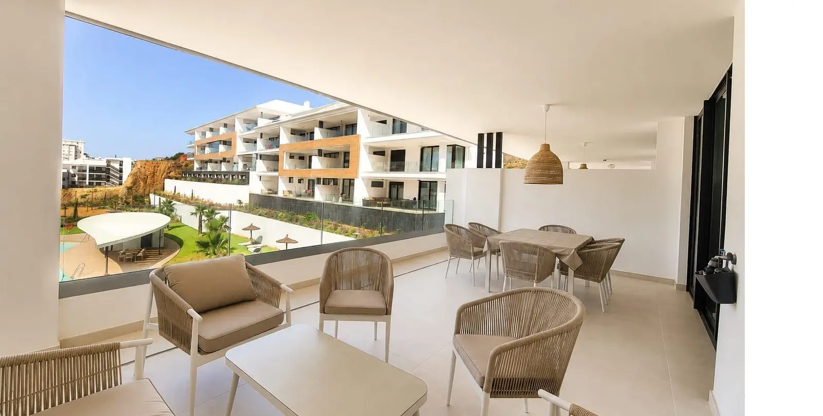 Venta de apartamento en planta media en Higueron 7