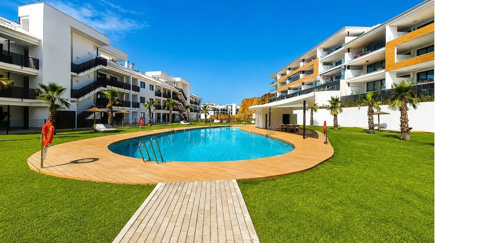 Venta de apartamento en planta media en Higueron 17