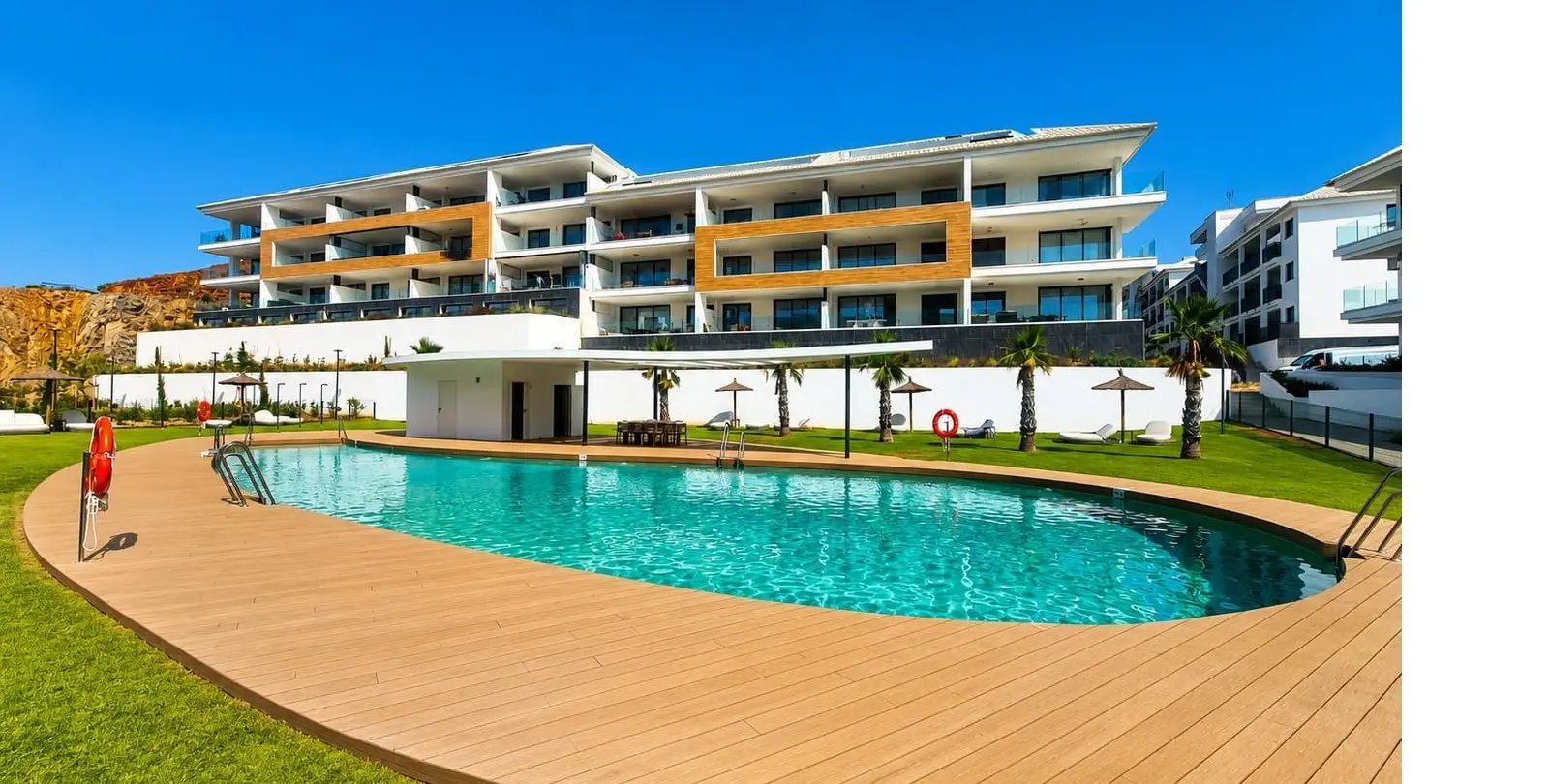 Venta de apartamento en planta media en Higueron 18