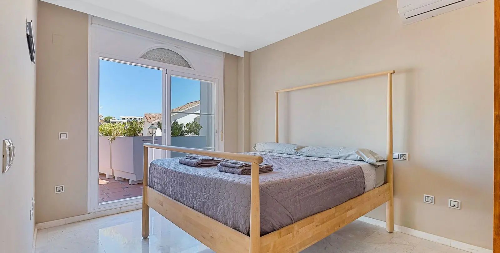 Sale of townhouse in Mijas Costa 15