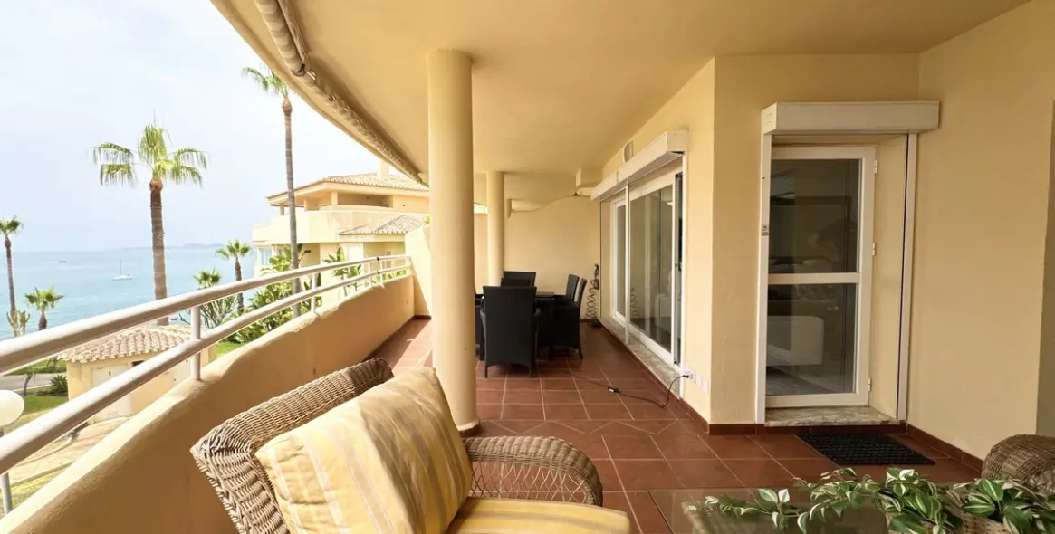 Sale of middle floor apartment in Torrequebrada 1