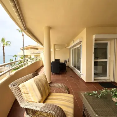 Sale of middle floor apartment in Torrequebrada