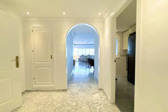 Image 4 thumb