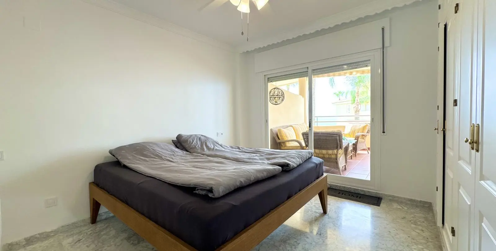 Venta de apartamento en planta media en Torrequebrada 5