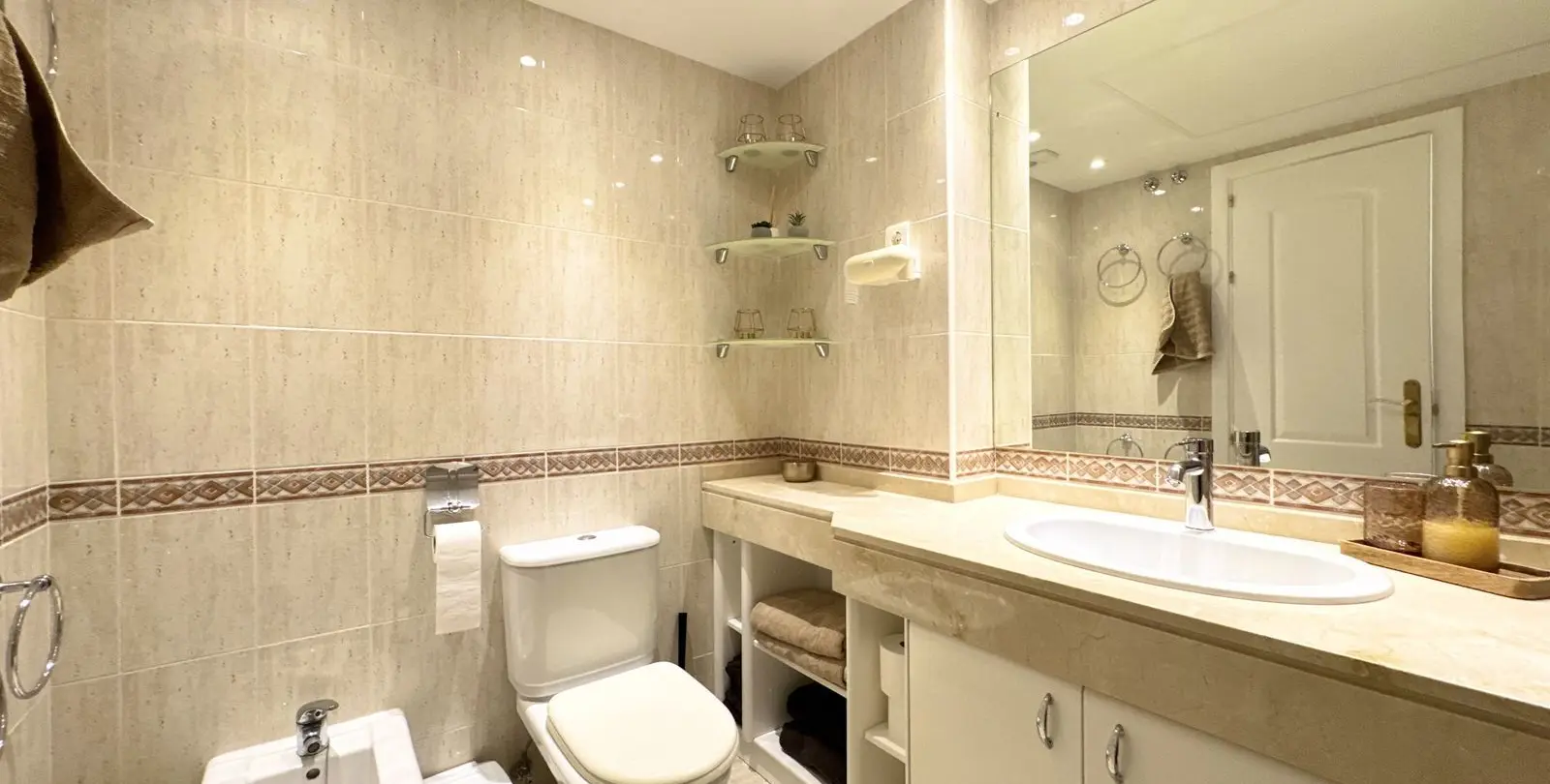 Venta de apartamento en planta media en Torrequebrada 7