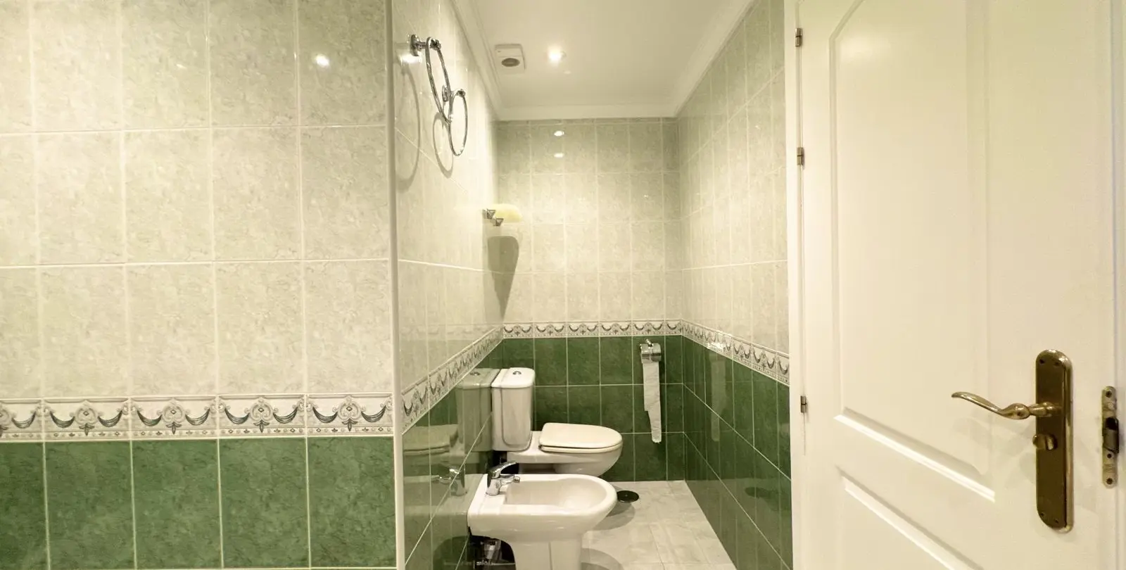 Venta de apartamento en planta media en Torrequebrada 9