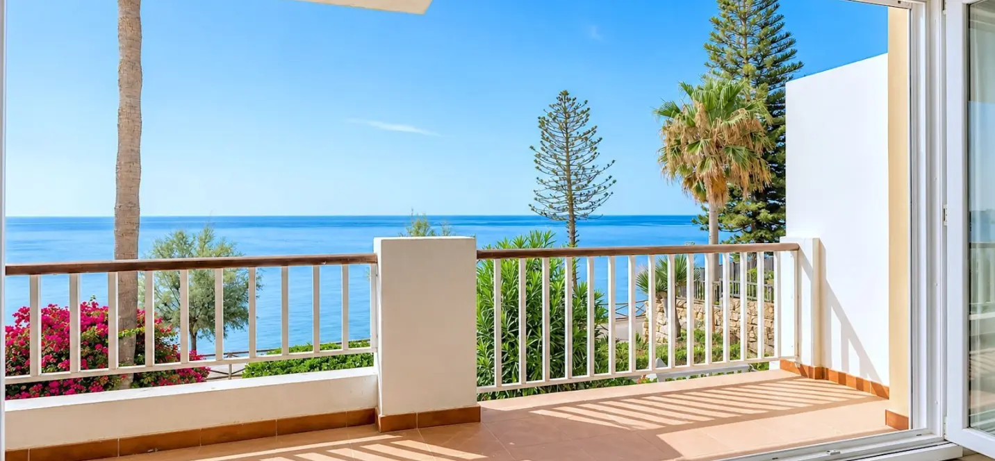 Sale of duplex in Estepona 0