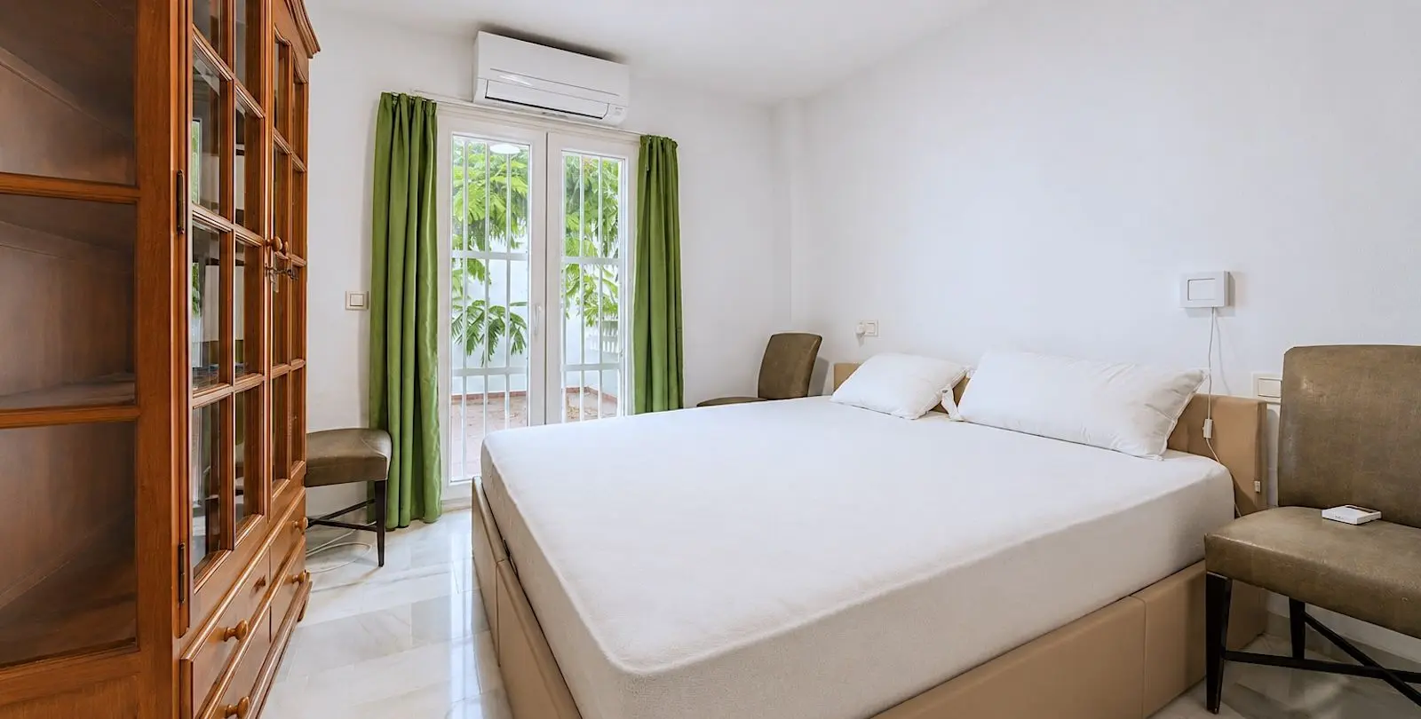 Sale of duplex in Estepona 11