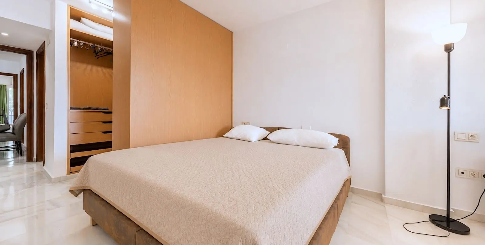 Sale of duplex in Estepona 14