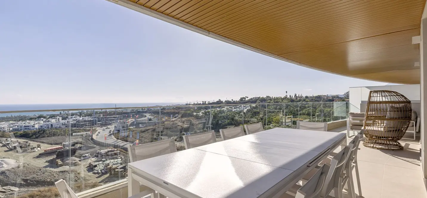 Продажа апартаментов на среднем этаже в Estepona 1