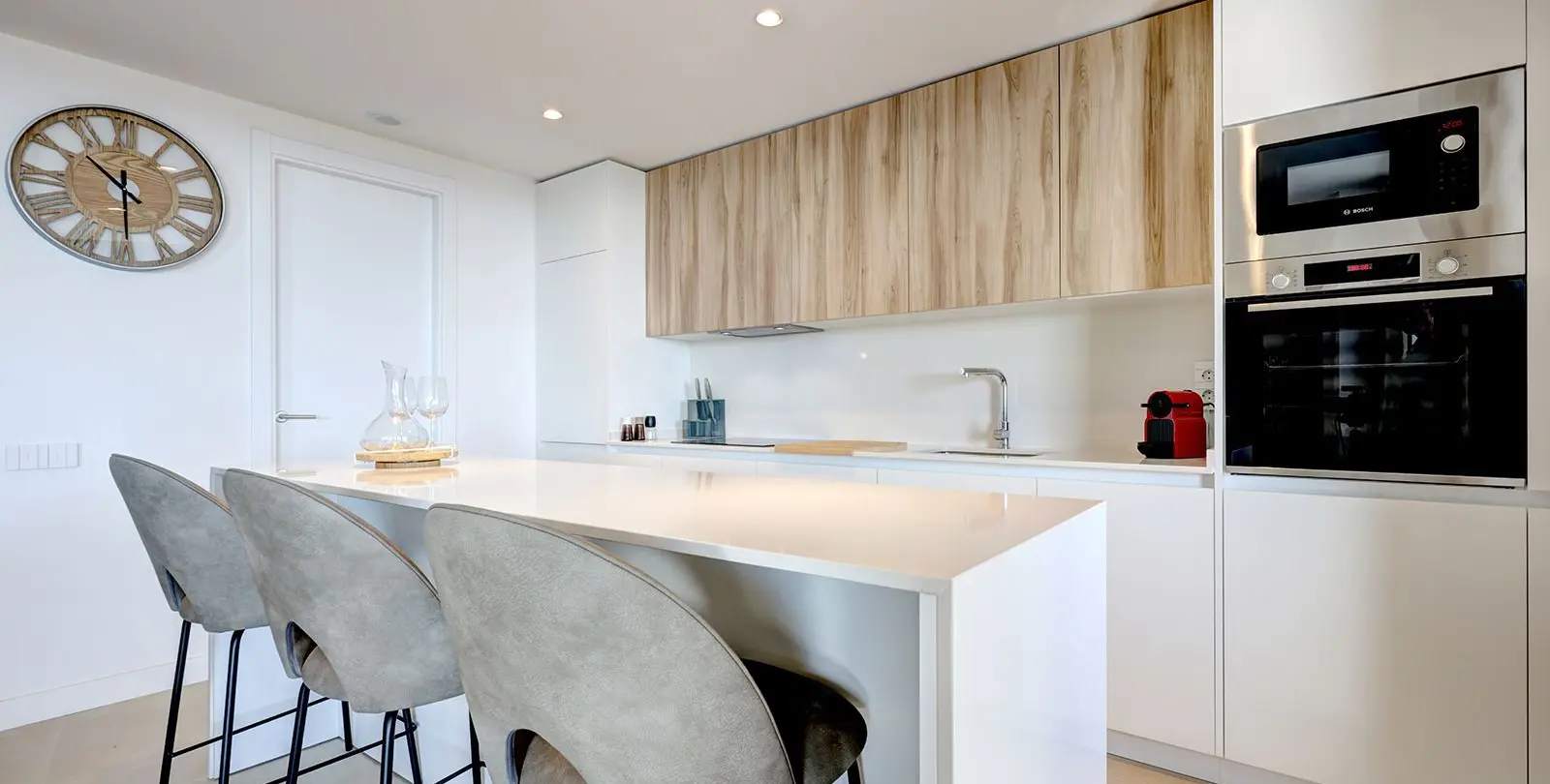 Venta de apartamento en planta media en Estepona 12