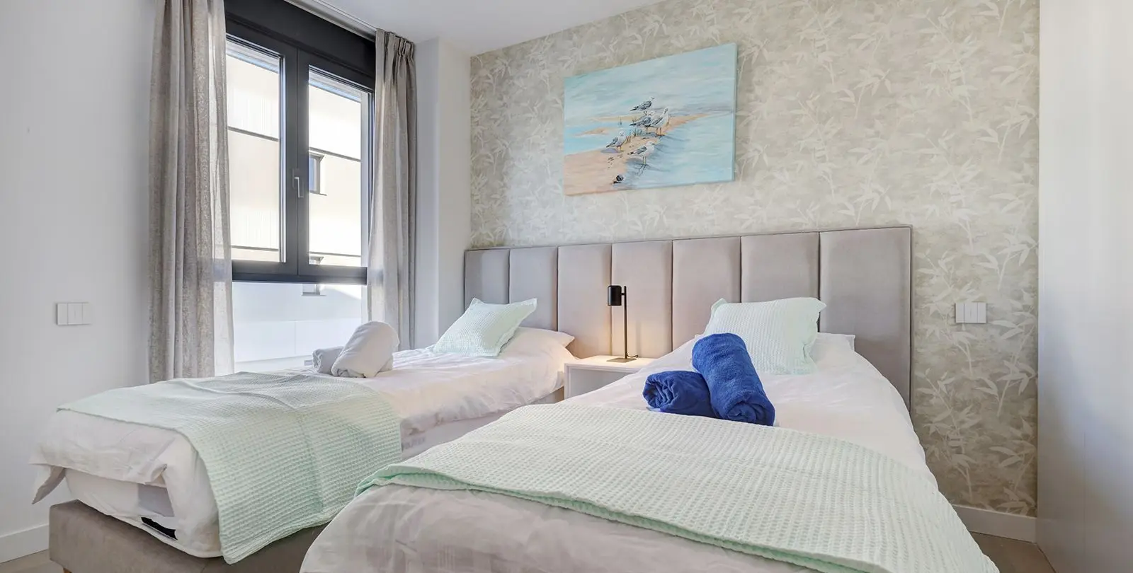 Venta de apartamento en planta media en Estepona 20
