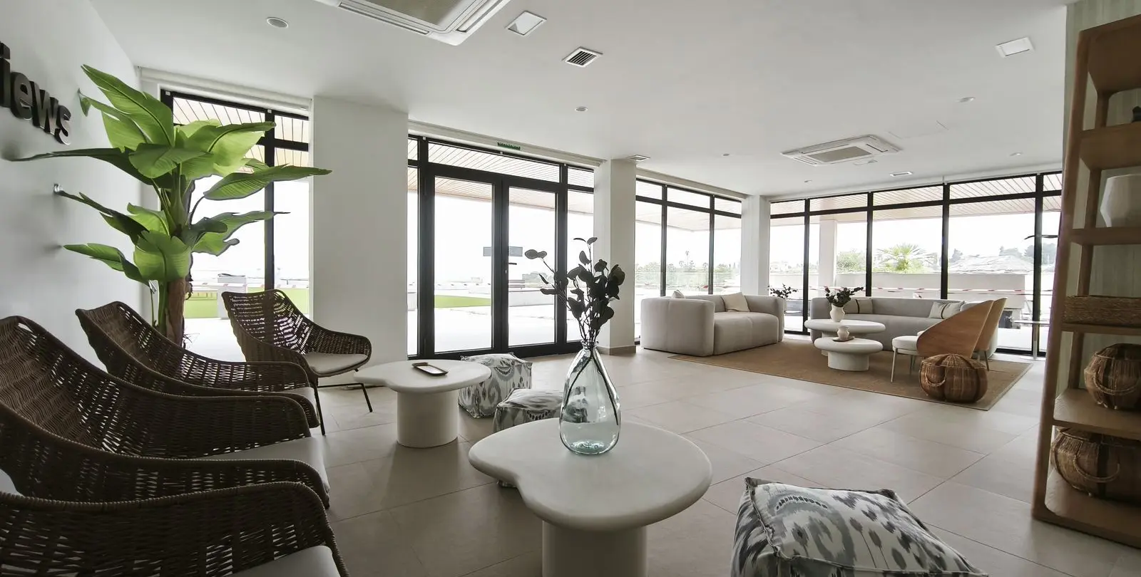 Venta de apartamento en planta media en Estepona 23