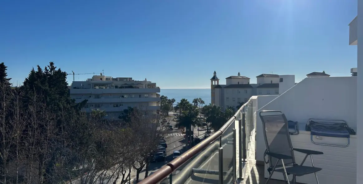 Продажа двухуровневого пентхауса в Estepona 28