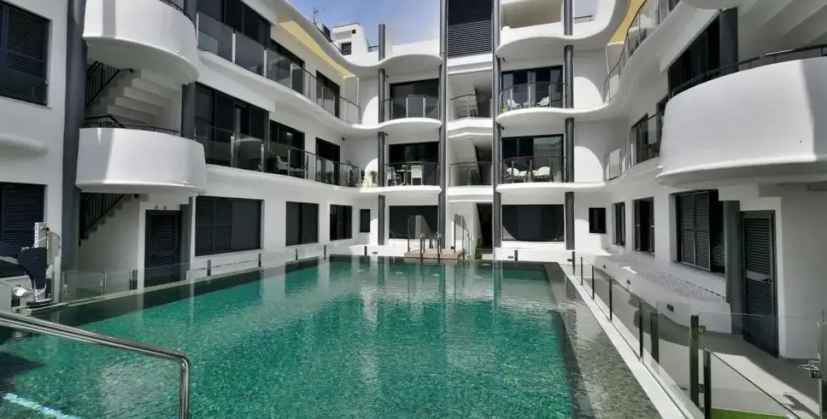 Продажа двухуровневого пентхауса в Estepona 39
