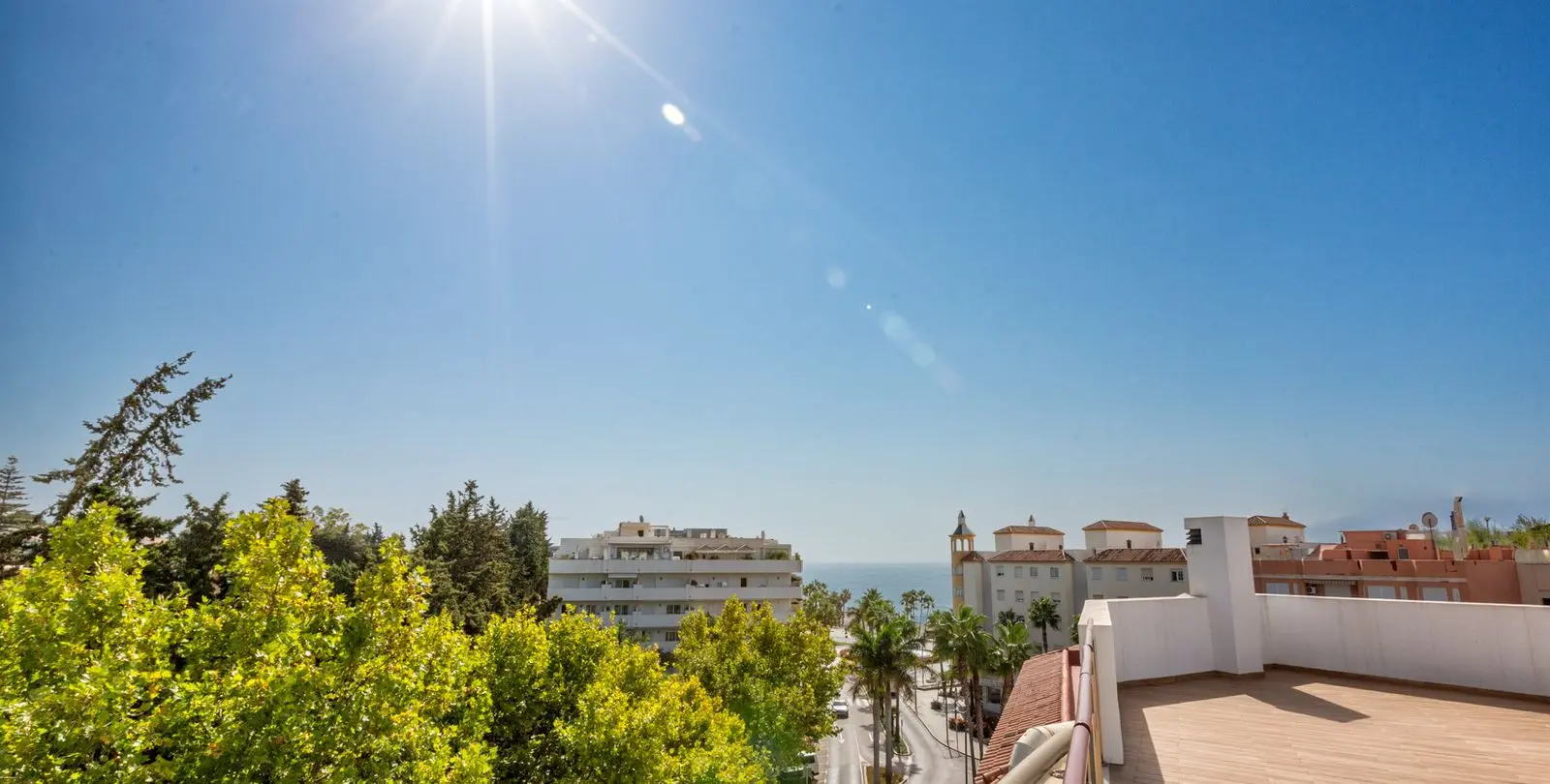 Sale of penthouse duplex in Estepona 1