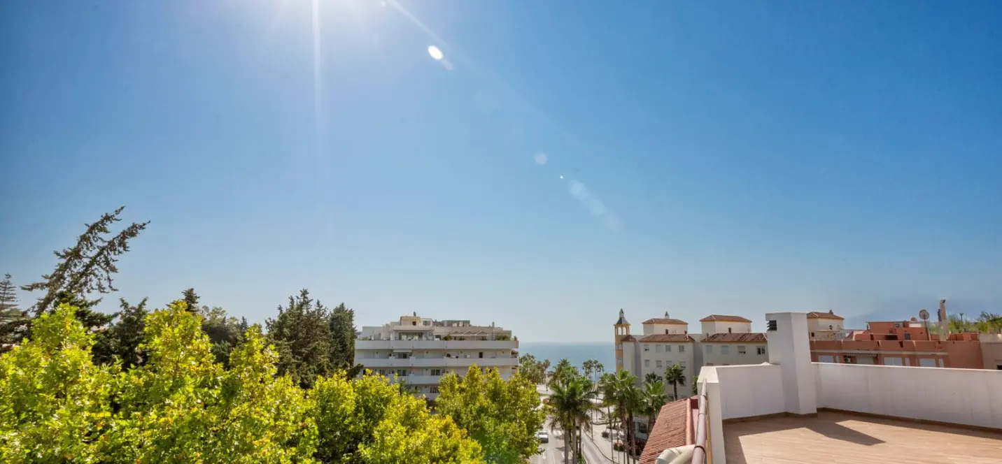Sale of penthouse duplex in Estepona 0