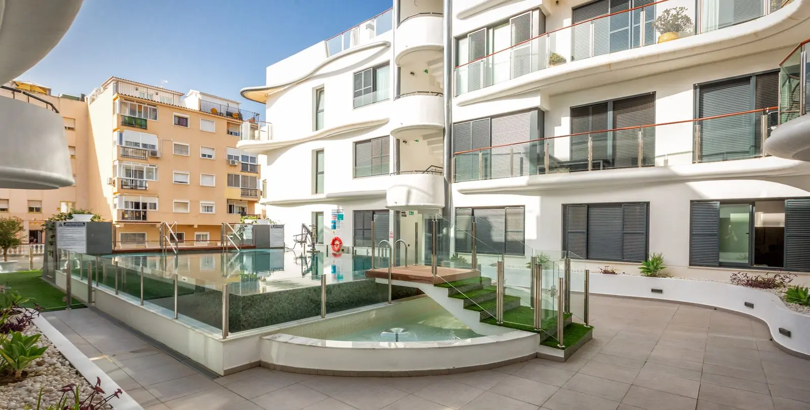 Sale of penthouse duplex in Estepona 2