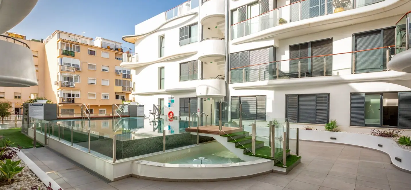 Sale of penthouse duplex in Estepona 1