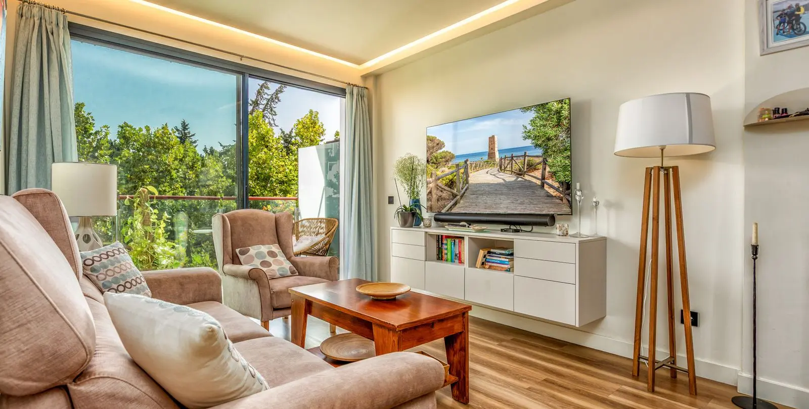 Sale of penthouse duplex in Estepona 4