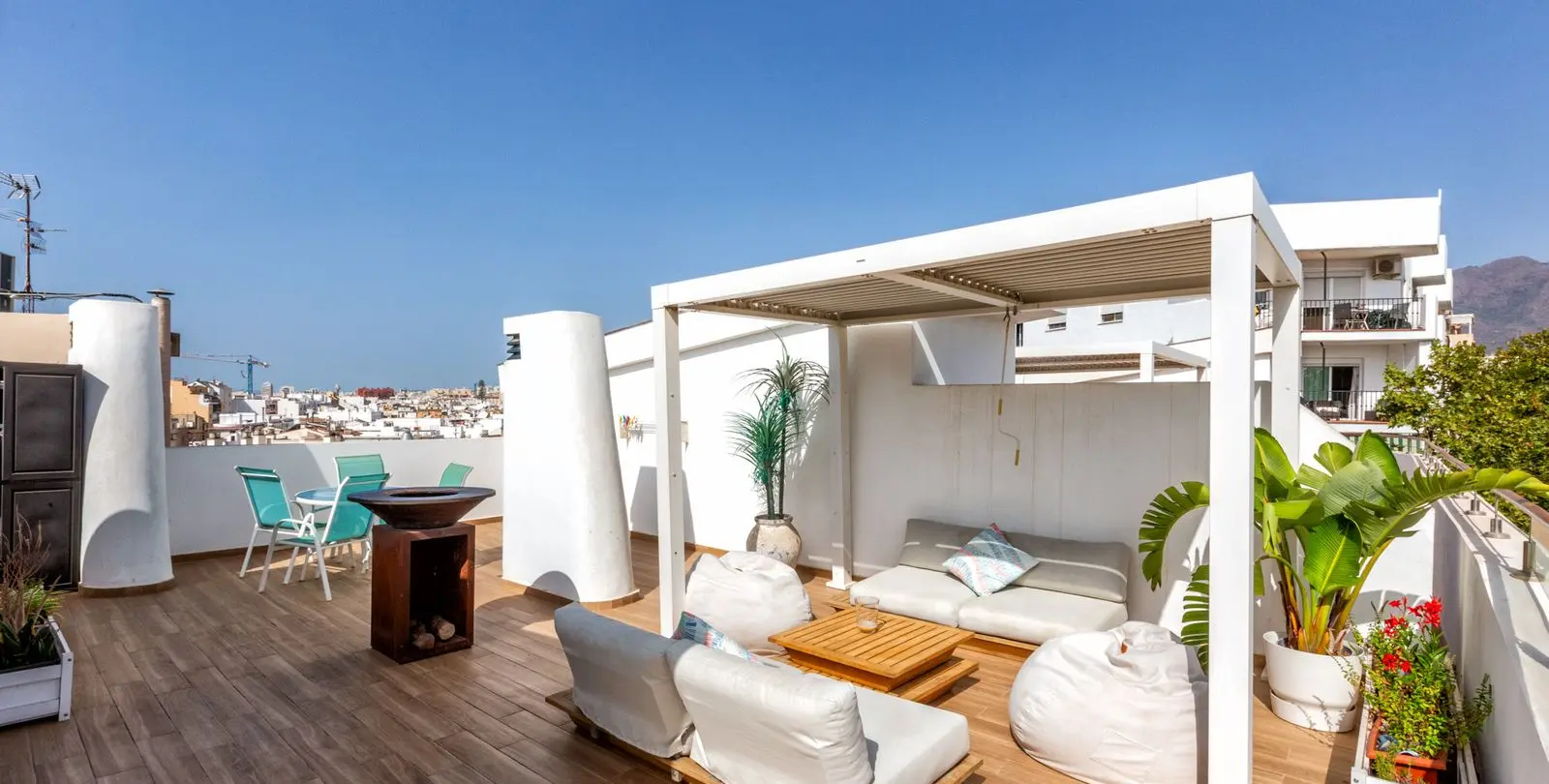 Sale of penthouse duplex in Estepona 23