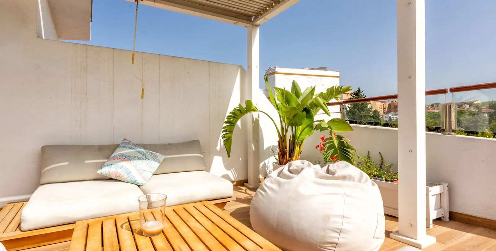 Sale of penthouse duplex in Estepona 24
