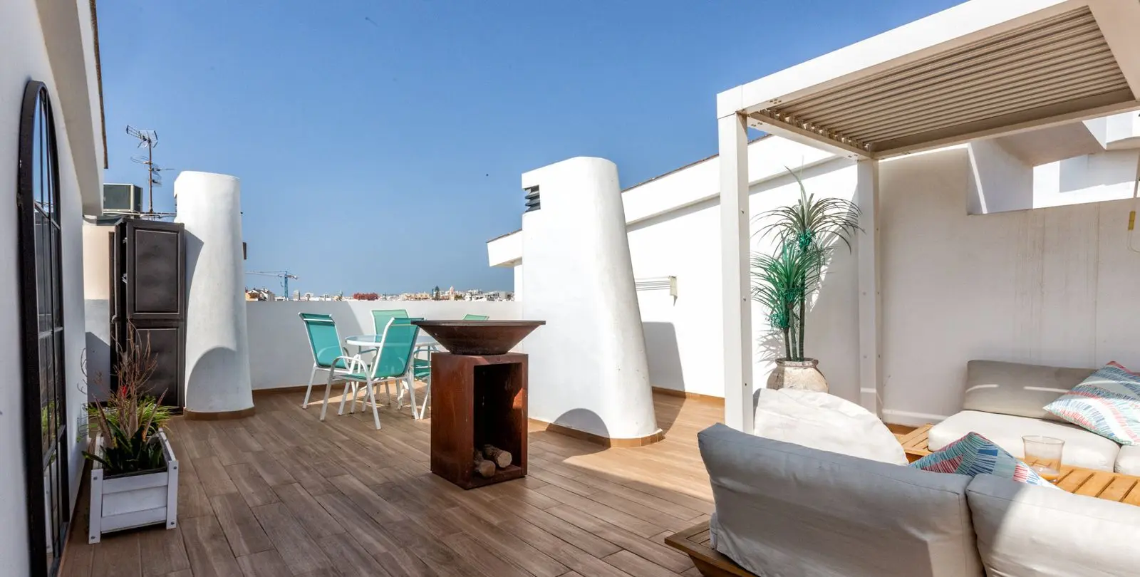 Sale of penthouse duplex in Estepona 27