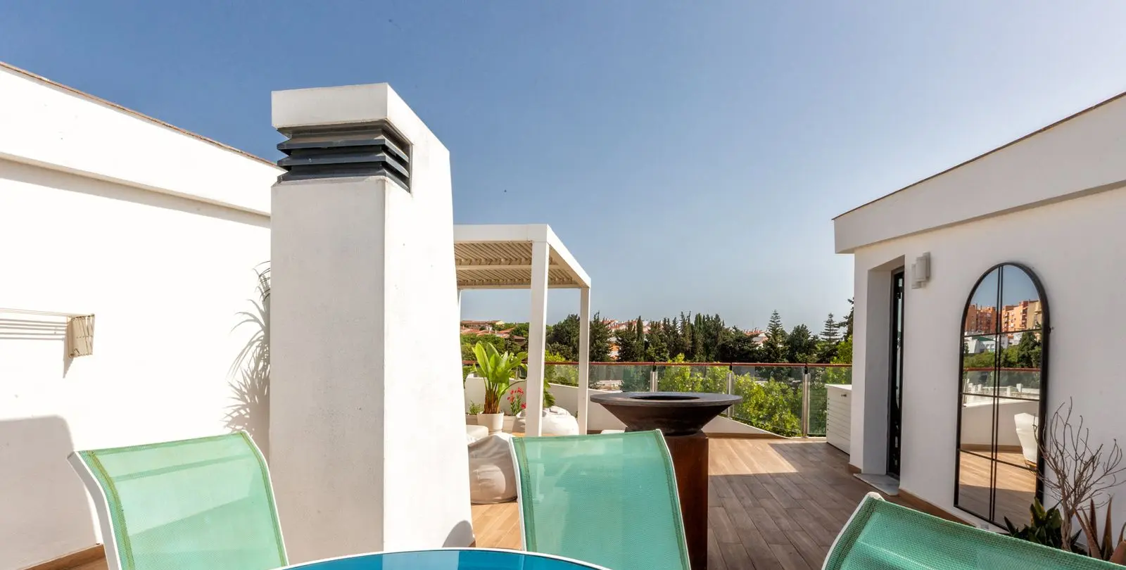 Sale of penthouse duplex in Estepona 28
