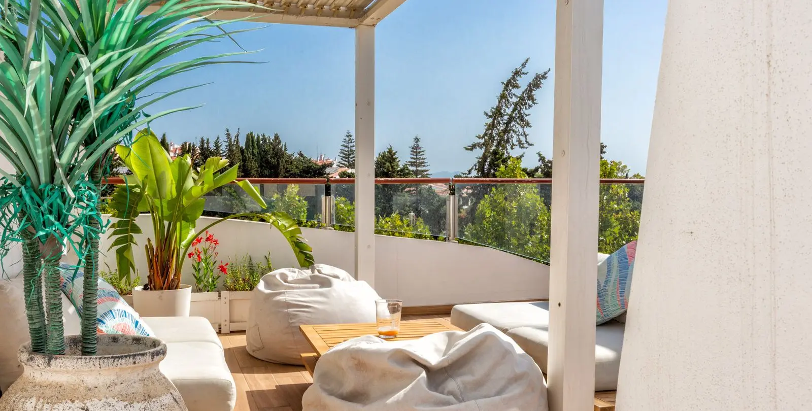 Sale of penthouse duplex in Estepona 32