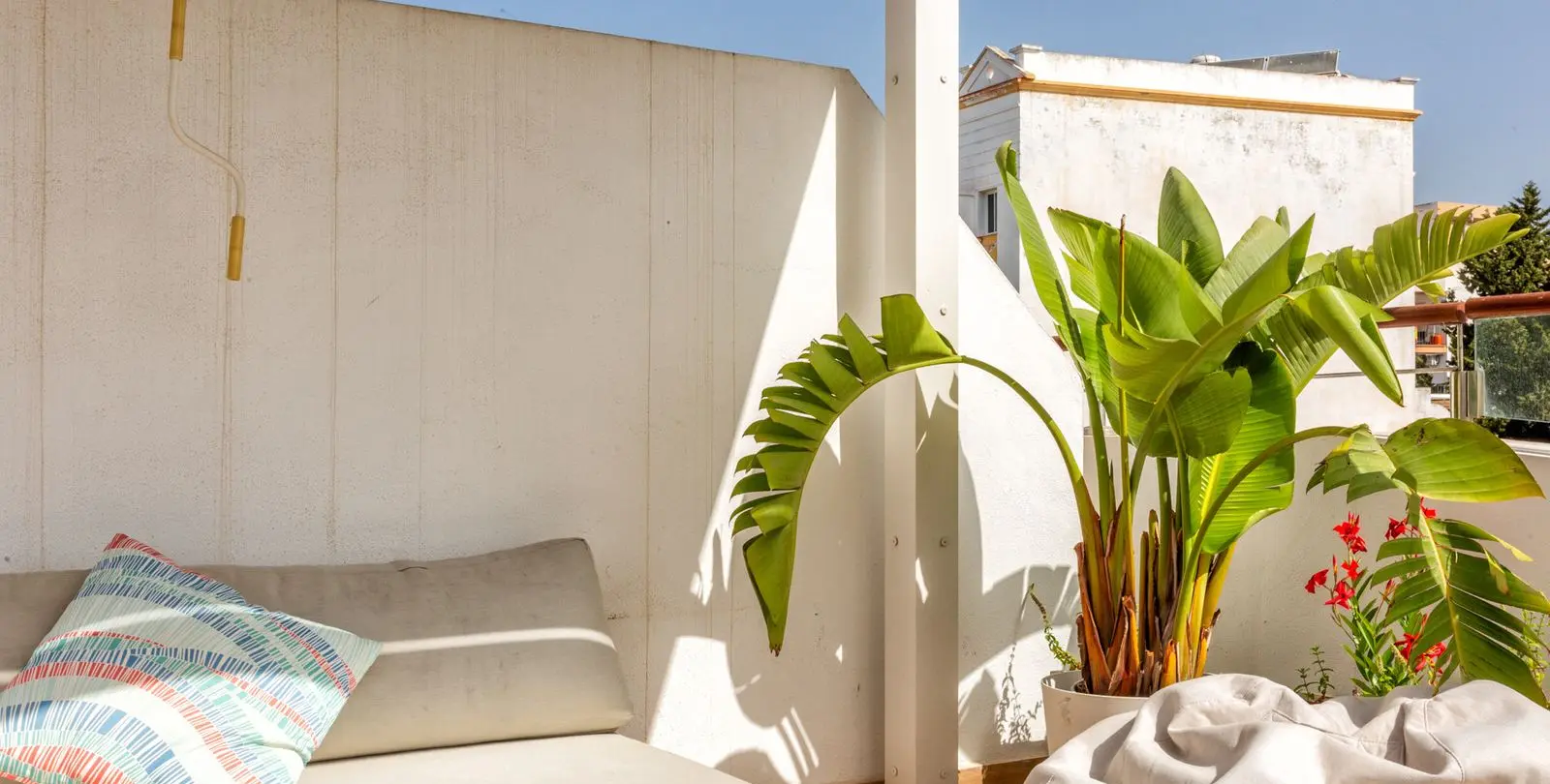 Sale of penthouse duplex in Estepona 33
