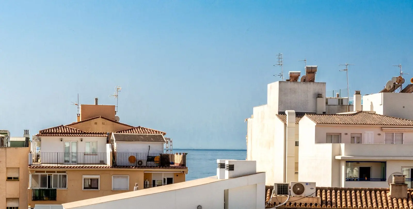 Sale of penthouse duplex in Estepona 34