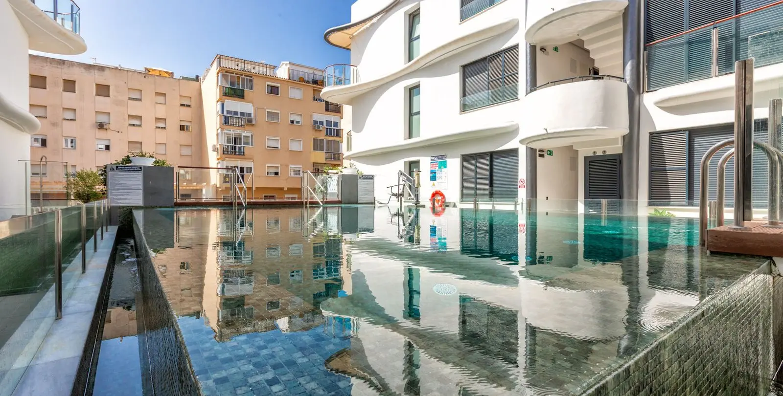 Sale of penthouse duplex in Estepona 38