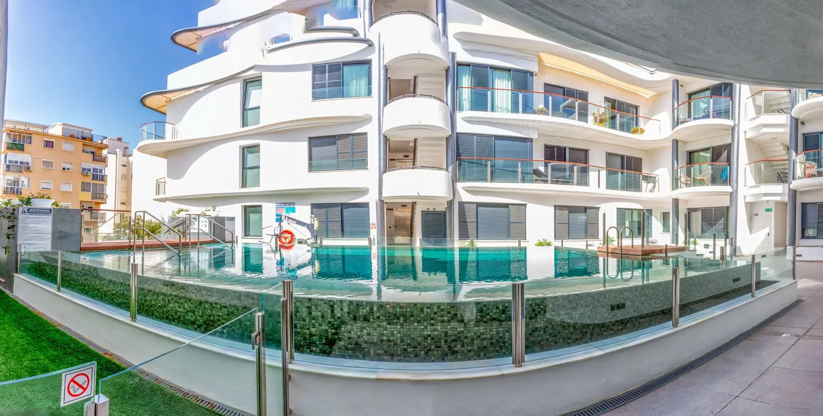 Sale of penthouse duplex in Estepona 39