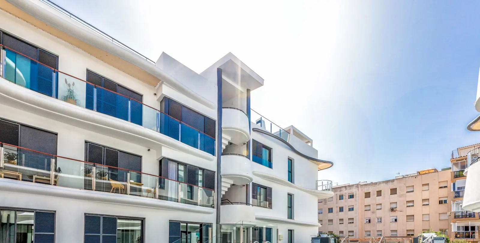 Sale of penthouse duplex in Estepona 43