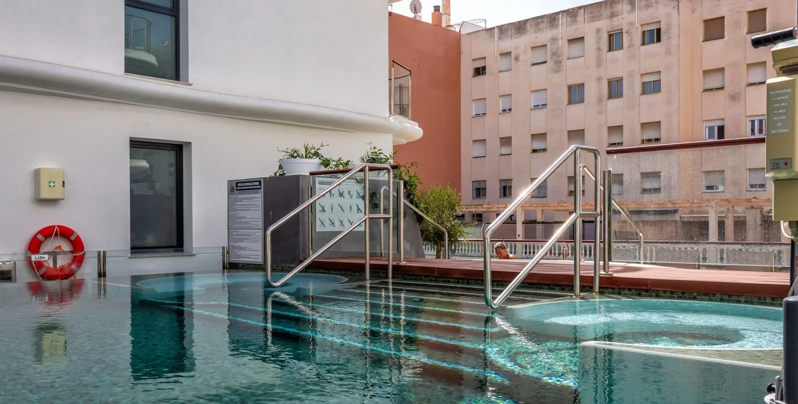 Sale of penthouse duplex in Estepona 44