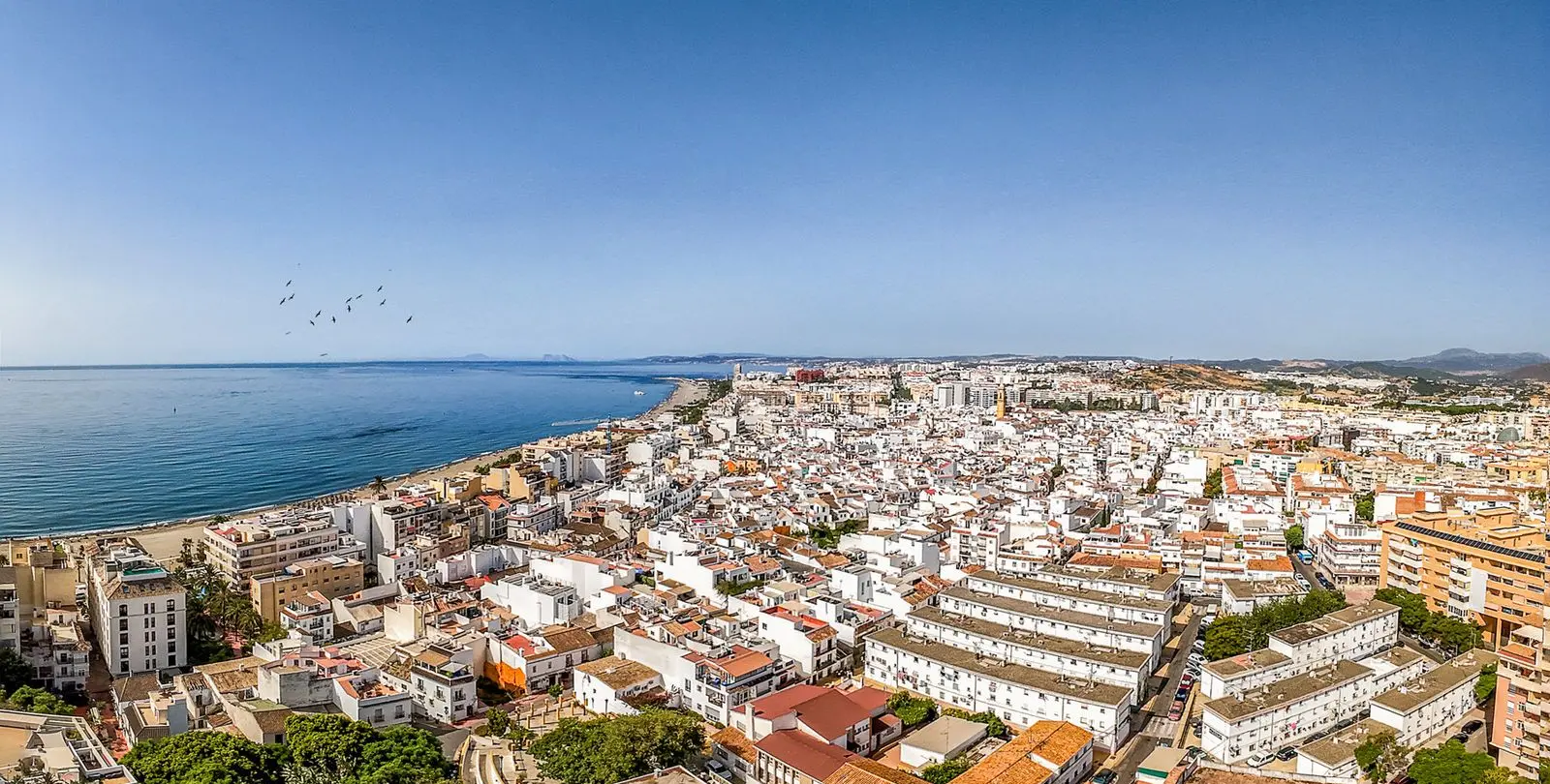 Sale of penthouse duplex in Estepona 53