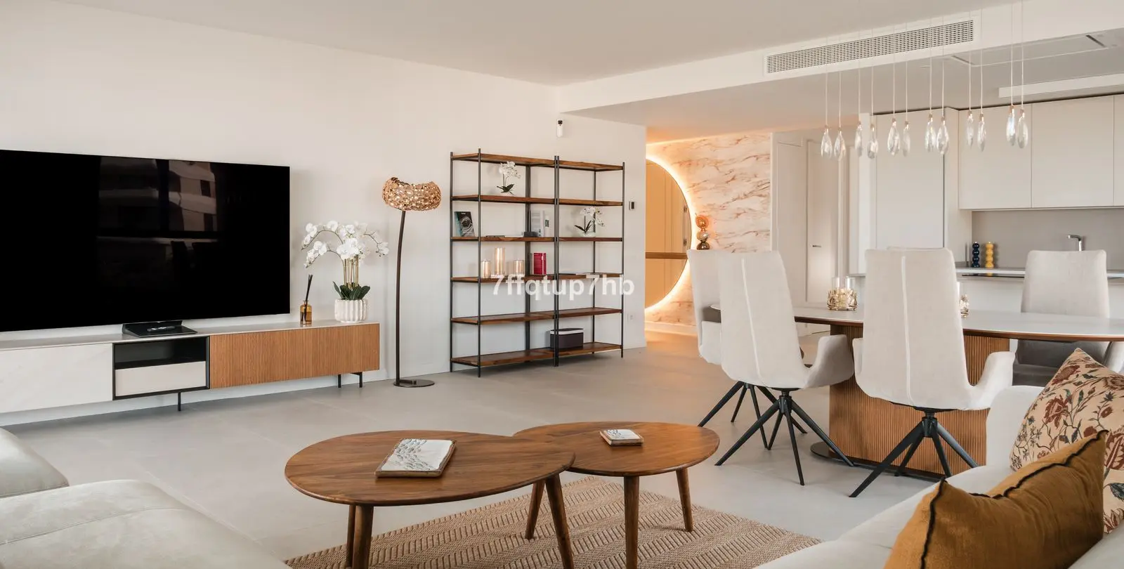 Sale of ground floor apartment in Estepona 1