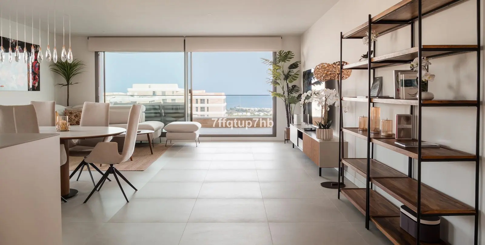 Sale of ground floor apartment in Estepona 2