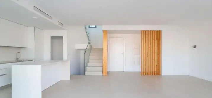 Long-term rent of detached villa in Estepona 0