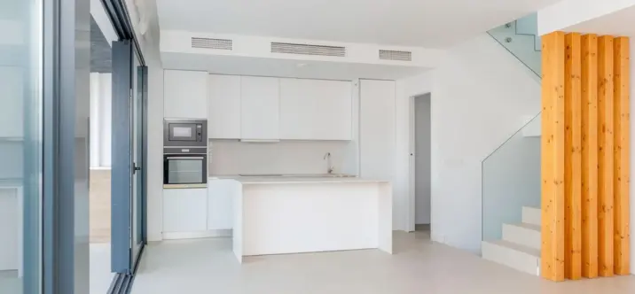 Long-term rent of detached villa in Estepona 2