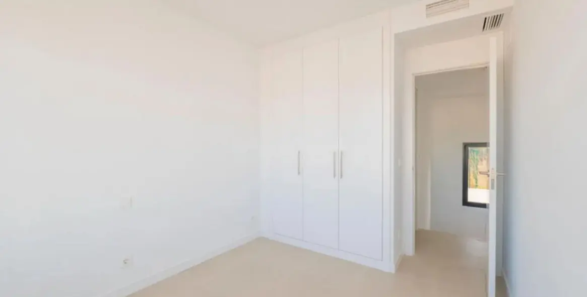 Long-term rent of detached villa in Estepona 9