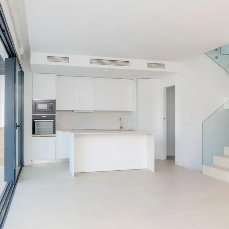 Long-term rent of detached villa in Estepona
