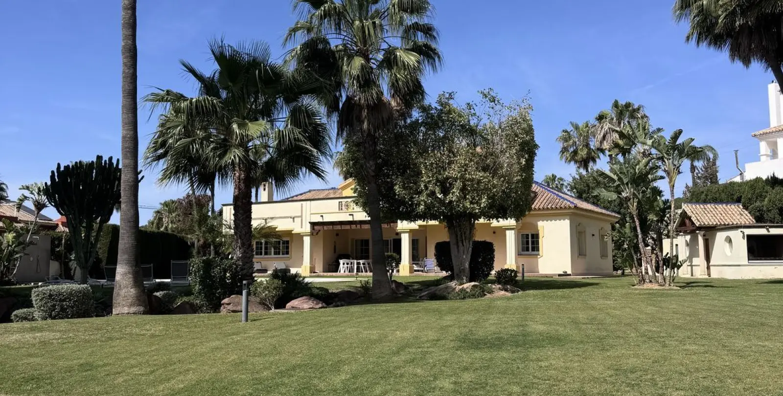 Venta de villa independiente en Estepona 5