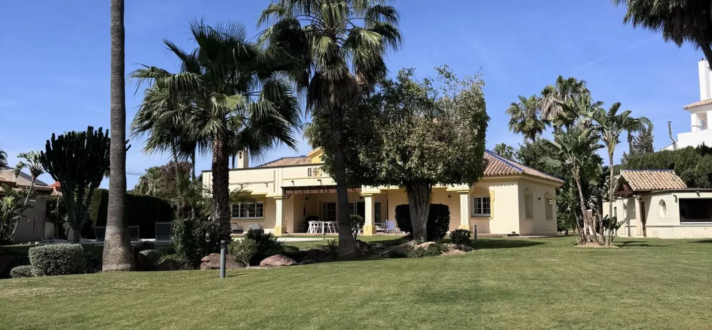 Venta de villa independiente en Estepona 4