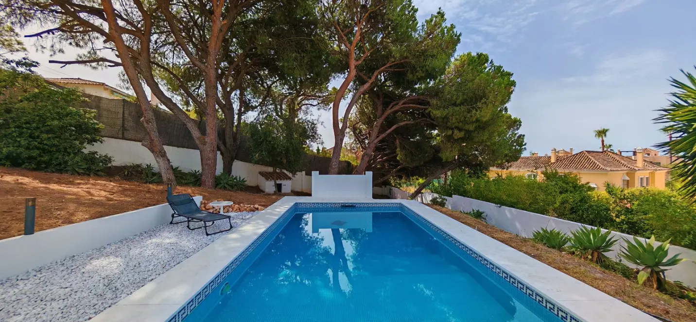 Venta de villa independiente en Elviria 1